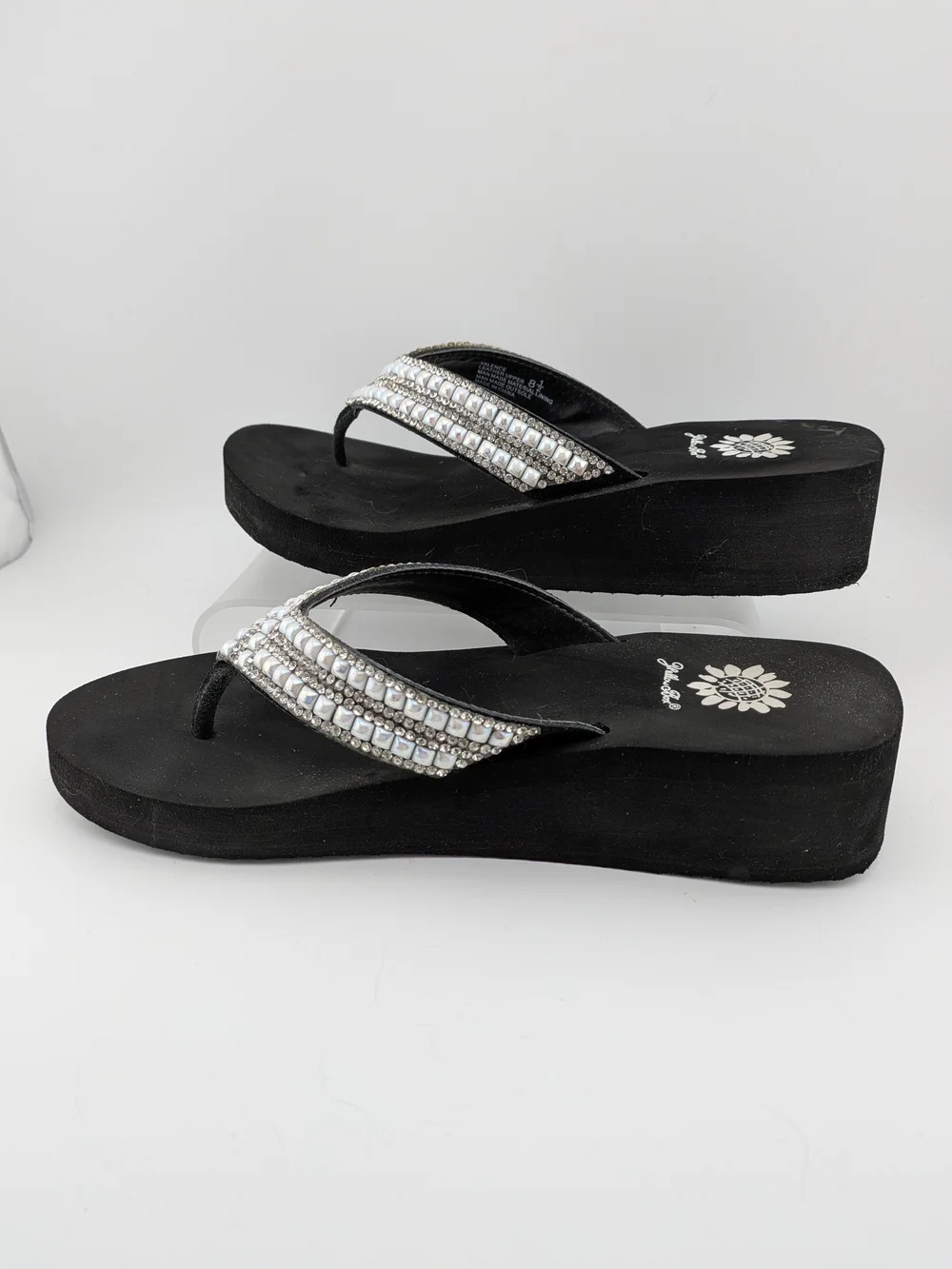 Yellow Box Women's Black Rhinestone V-Strap Sandals - Picture 3 of 6